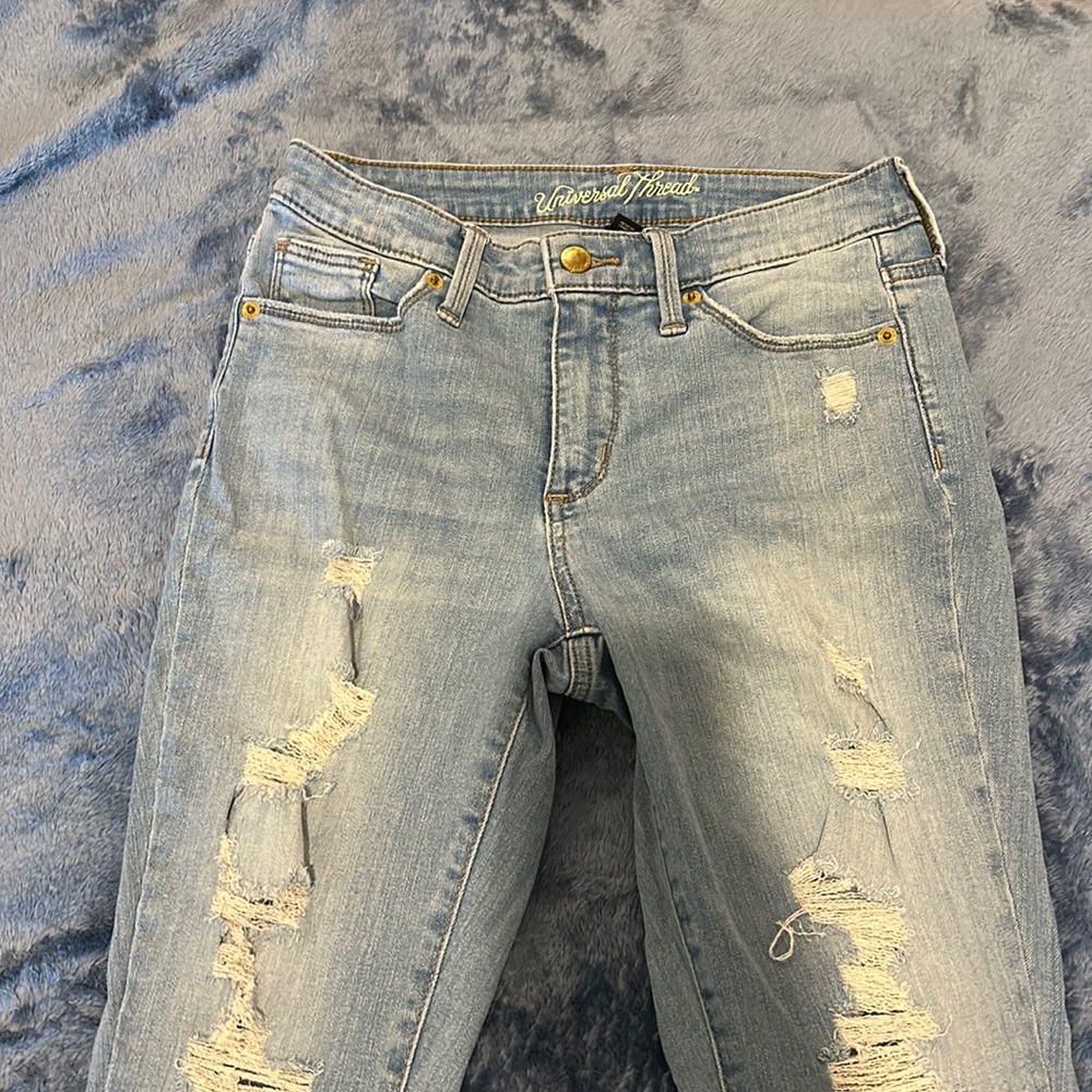Universal thread light washed jeans